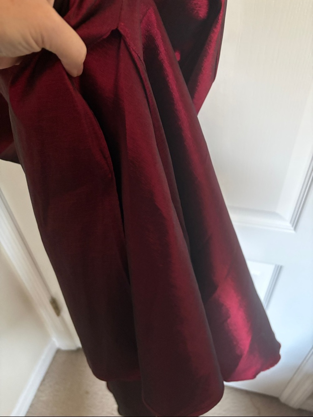 Xscape Burgundy Iridescent Lace-Detail Mermaid Prom Evening Gown - Picture 10 of 10